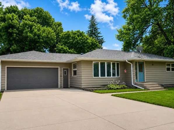 113 Elizabeth Dr, Aberdeen, SD 57401