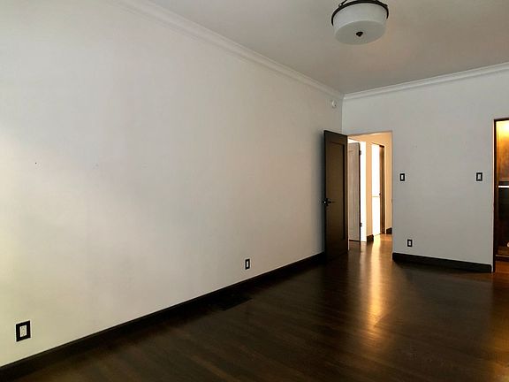 2nd image of 1362 Lucile Ave