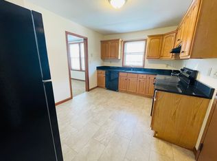 46 Golden Hill St FLOOR 2, Milford, CT 06460