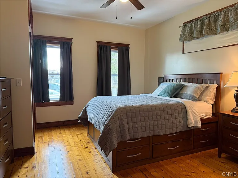 1015 White Pl — Photo 16