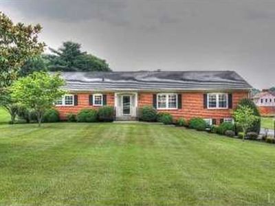 1708 Wycliffe St, Bedford, VA, 24523