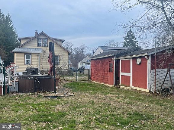 4th image of 126 Thomas Ave