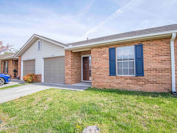 2nd image of 7920 Cavanaugh Way