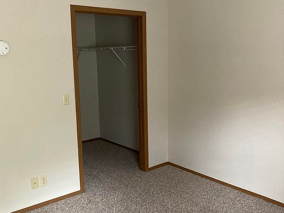 3rd image of 2708 W Willowlake Dr
