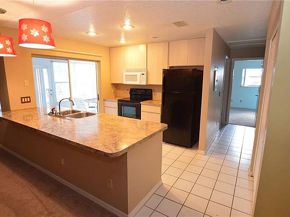 4th image of 2961 Poplar Ave