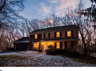 8 Laurie Ln, Wallingford, PA 19086