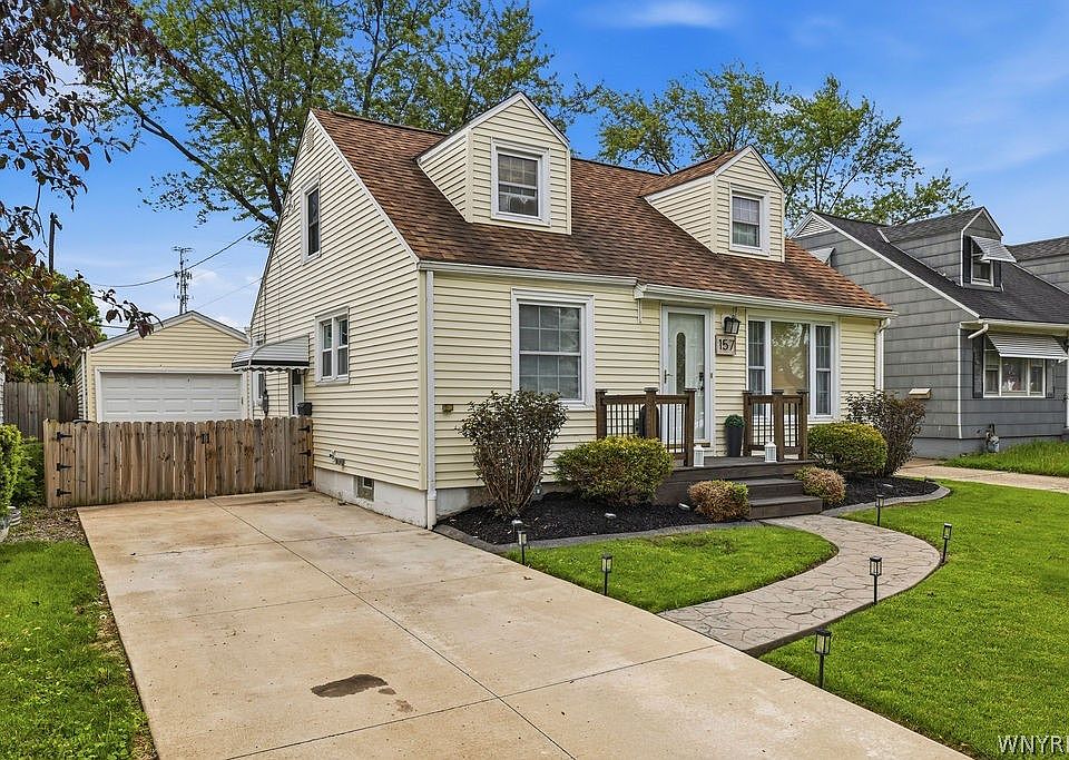 1st image of 157 Thorncliff Rd