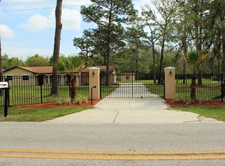 17111 Lakeshore Rd, Lutz, FL 33558