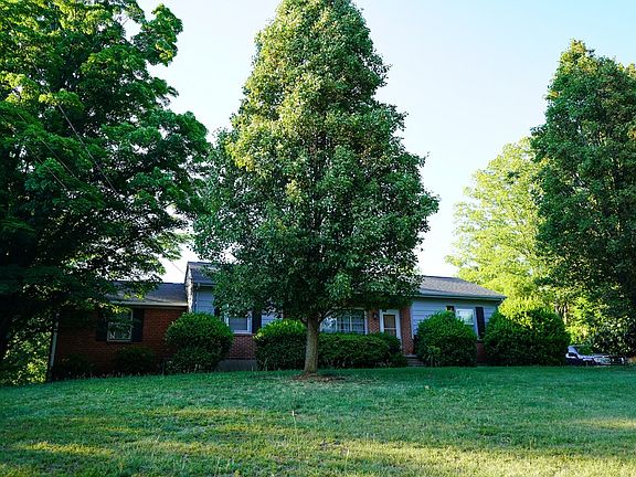2nd image of 906 Childress Dr