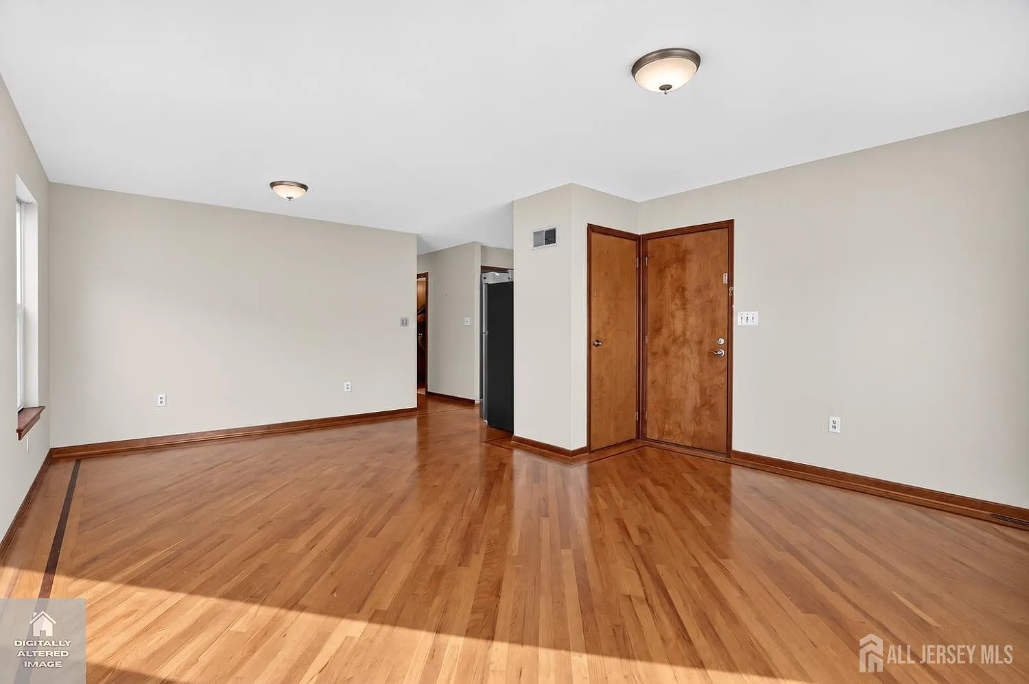 3 bed, 2.0 bath, 1500 sqft, $3,600 — Photo 2
