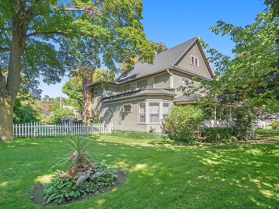 1st image of 727 E Michigan Ave