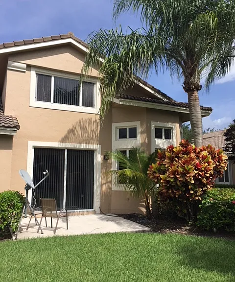 1092 SW 158th Ave — Photo 2