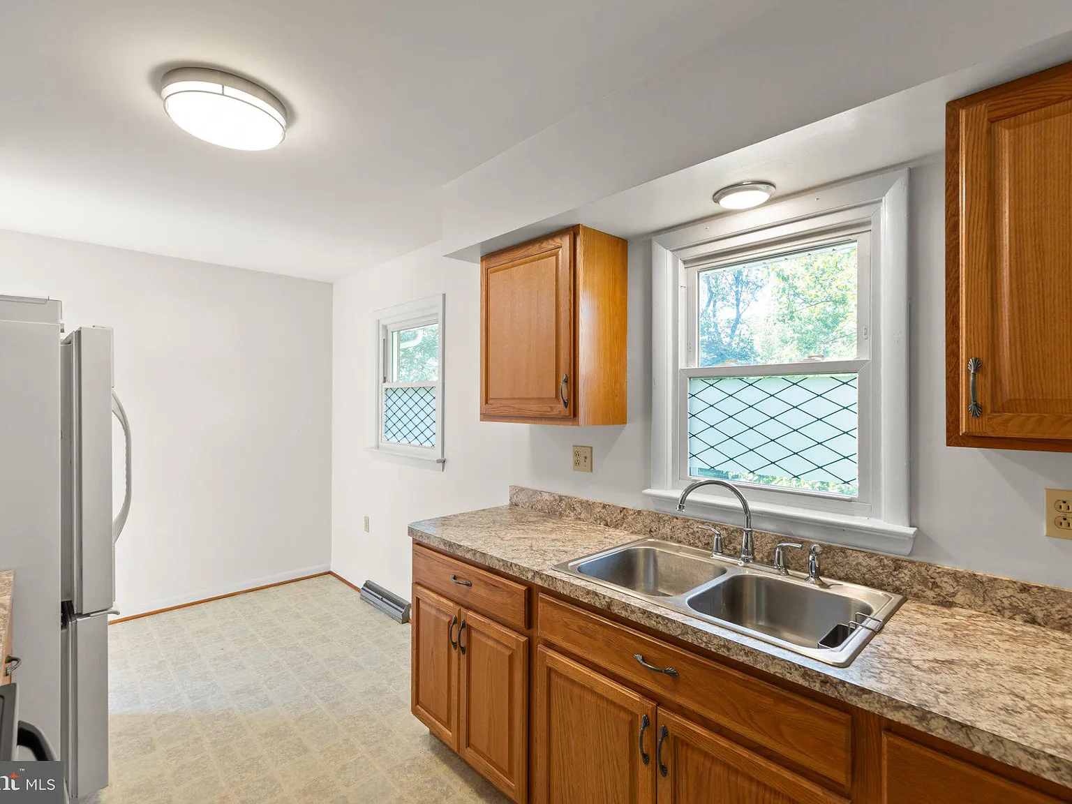 2 bed, 1.0 bath, 825 sqft, $1,800 — Photo 4