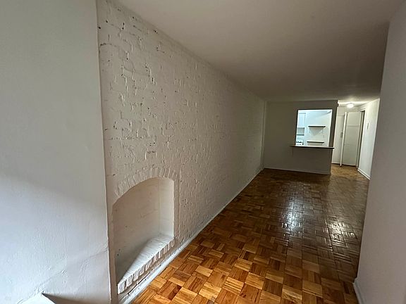 5th image of 307 E 89th St APT 1C