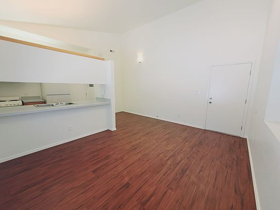 5th image of 606 W Hays St #B
