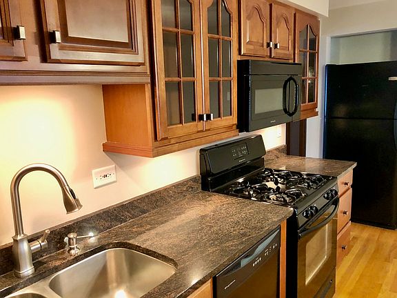 3rd image of 8541 W Bryn Mawr Ave APT 3N