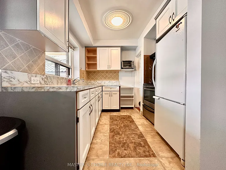 116 Lonborough Ave #UPPER — Photo 3