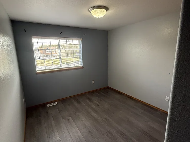 335 N Roy Cir — Photo 9