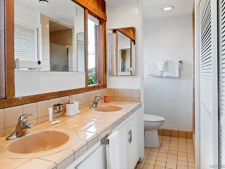 5643 Linda Rosa Ave — Photo 19