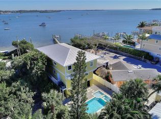 402 Bay Dr S, Bradenton beach, FL 34217