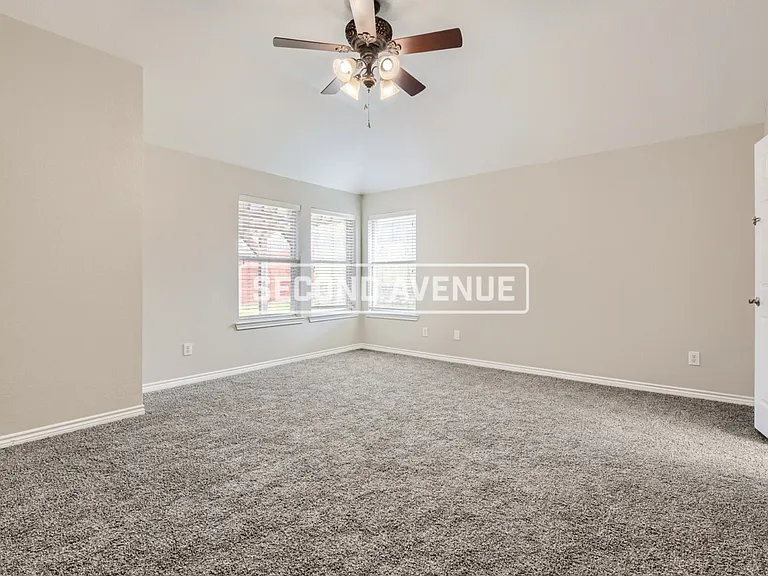 302 Charlie Way — Photo 20