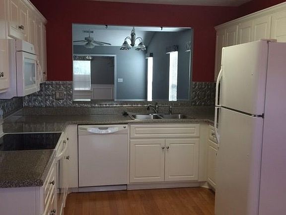 2nd image of 129 Kendallwood Ct