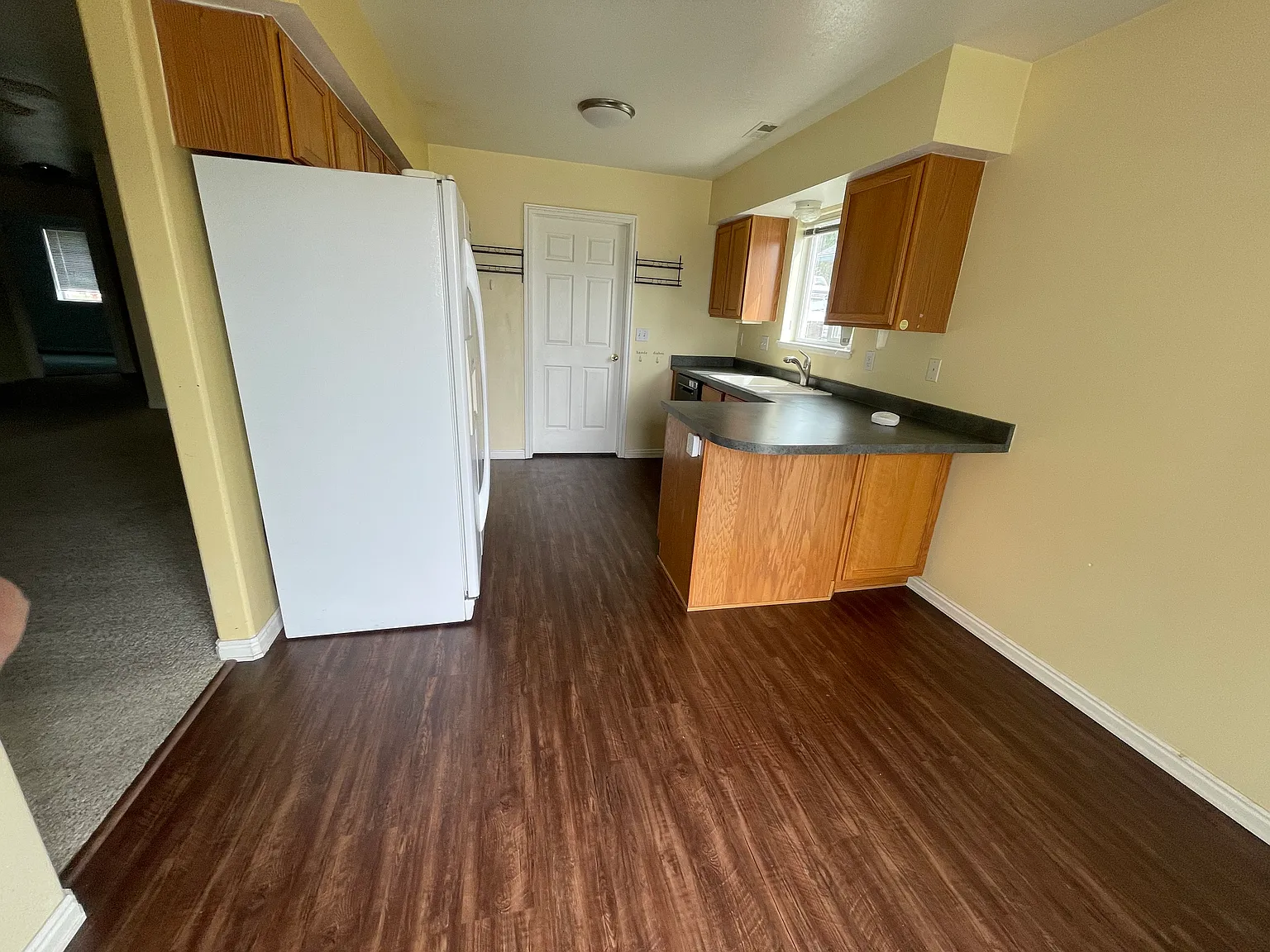 3 bed, 1150 sqft, $1,600 — Photo 2