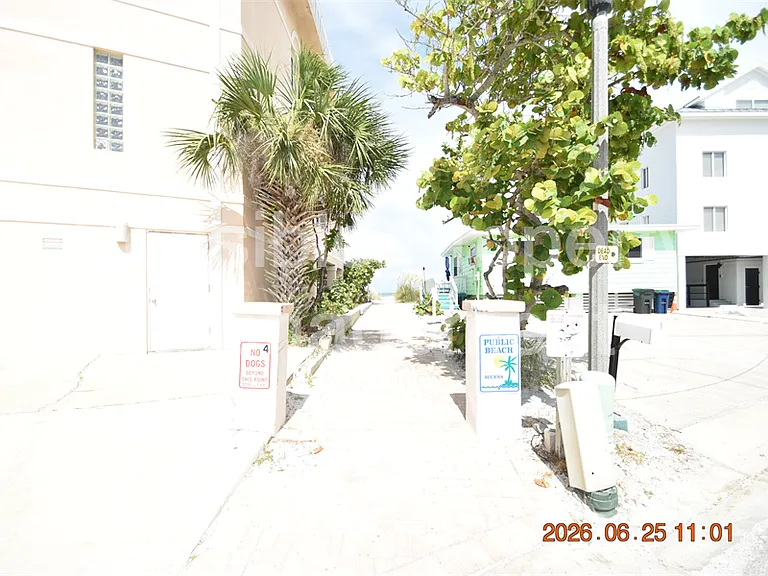 146 Coral Ave #C — Photo 2