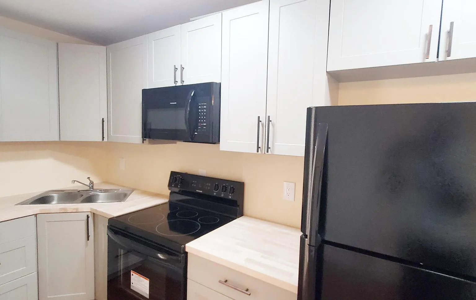 3 bed, 168 sqft, $900 — Photo 2