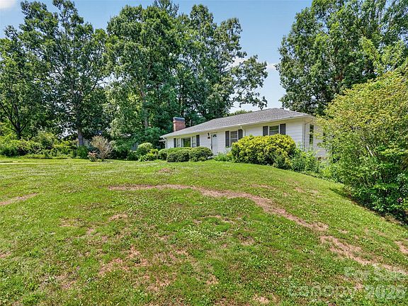 3rd image of 3112 Wesley Way