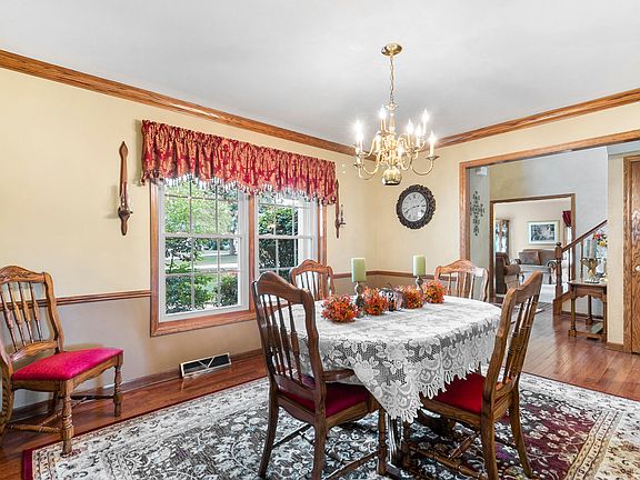 5th image of W226N2587 Aspenwood Ln