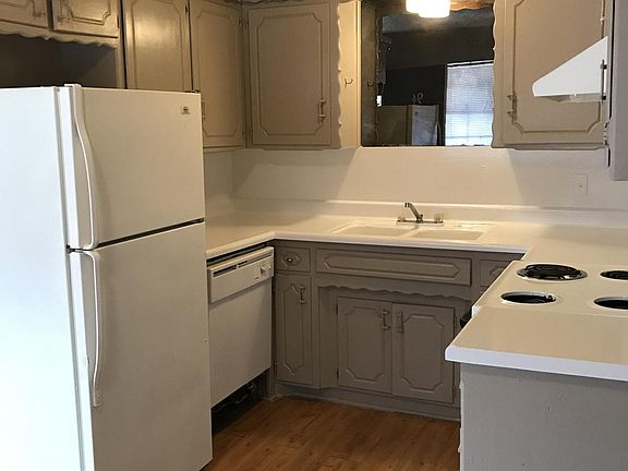 3rd image of 100 N Briarwood St APT 206