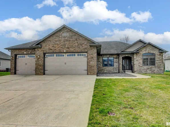 1130 Fountain Park Dr, Sherman, IL 62684