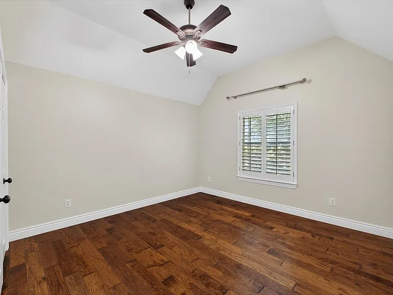 14668 Blakehill Dr — Photo 21