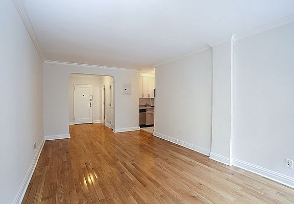 5th image of 10 Downing St APT 1T