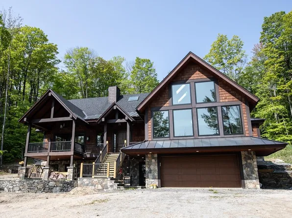 113 North Village Road, Ludlow, VT 05149