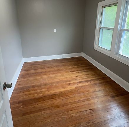 4th image of 176-78 W Calthrop Ave W #1