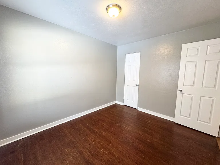 2042 NW 25th St #15 — Photo 23