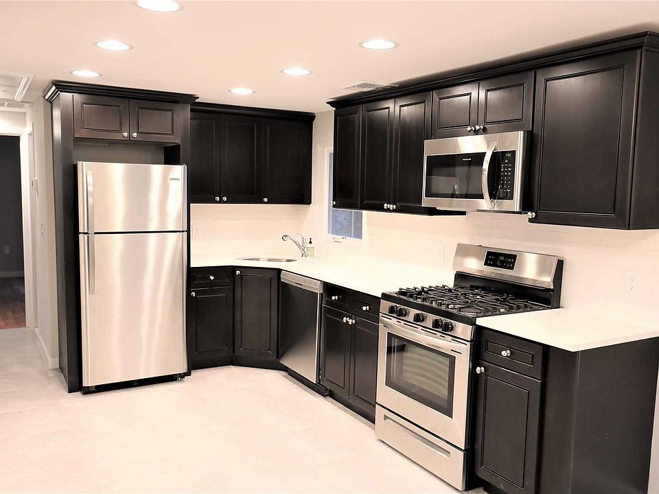 1st image of 14 Lee Gray Ct #B