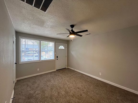 3rd image of 3049 Waynoka Ave #3049