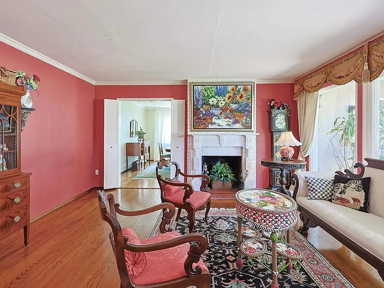 610 Country Club Ln — Photo 4