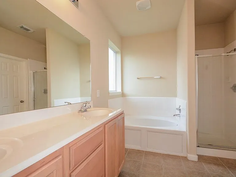 4911 Spring Showers Ct — Photo 9