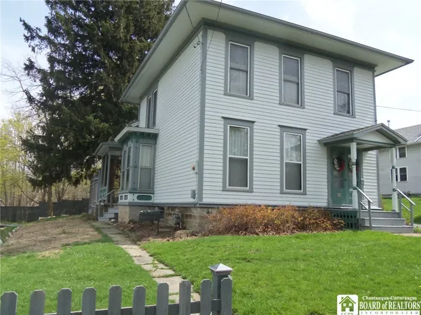 (undisclosed Address), Fredonia, NY 14063