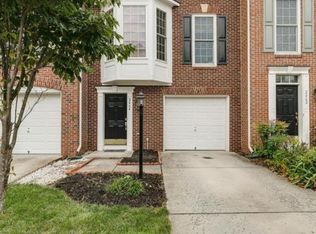 2464 Acorn Hollow Ln, Herndon, VA 20171