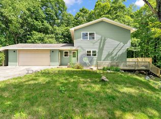 2660 Blackberry Ln NE, Grand Rapids, MI 49525