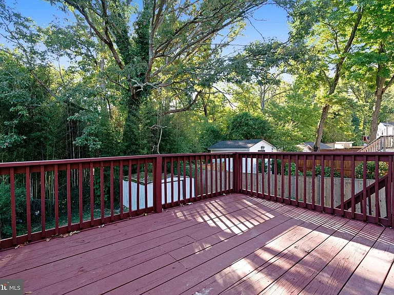 7015 Stanford Dr — Photo 28