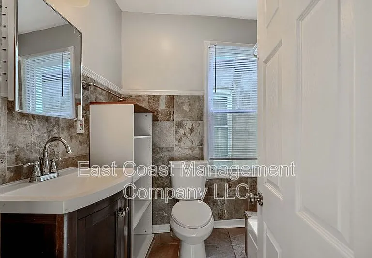 1616 N Fulton Ave — Photo 25
