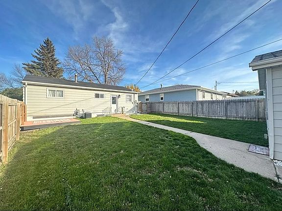3rd image of 1108 6th St SW