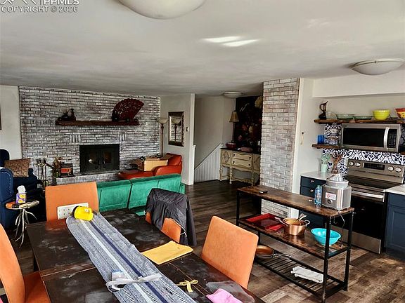 4th image of 302 S 5th St