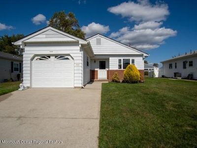 6 Beaumont Ct, Toms River, NJ, 08757